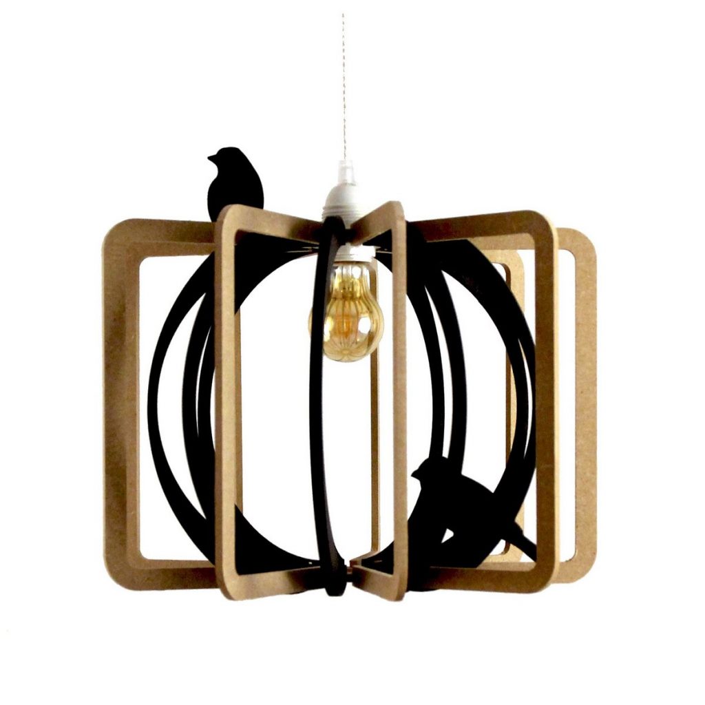 Suspension CAGE AUX OISEAUX luminaire bois design avec oiseaux en bois structure ajourée et ambiance douce