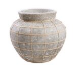 Vase Le Ventre béton naturel en terre cuite avec tressage en rotin – format L
