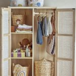 Armoire en pin naturel Marikka