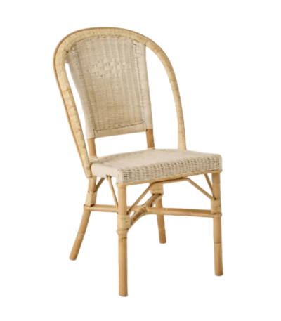 Chaise en rotin Albertine avec dossier motif diamant et tressage en moelle de rotin naturel.