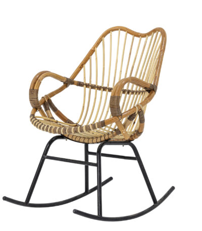 Chaise à bascule en rotin Reine naturel avec structure en métal noir, assise déco en rotin ajouré