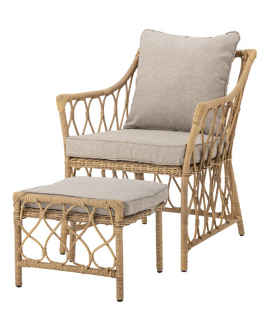 Chaise lounge avec tabouret Belluce en polyrattan naturel, assise cosy et ensemble détente intérieur