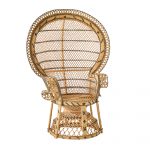 Fauteuil Emmanuelle en rotin naturel avec dossier ajouré et tressage décoratif, style exotique et iconique