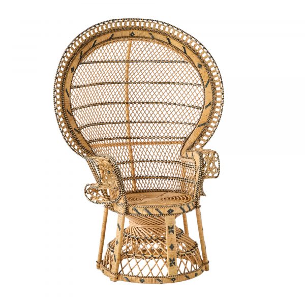 Fauteuil Emmanuelle en rotin naturel avec dossier ajouré et tressage décoratif, style exotique et iconique