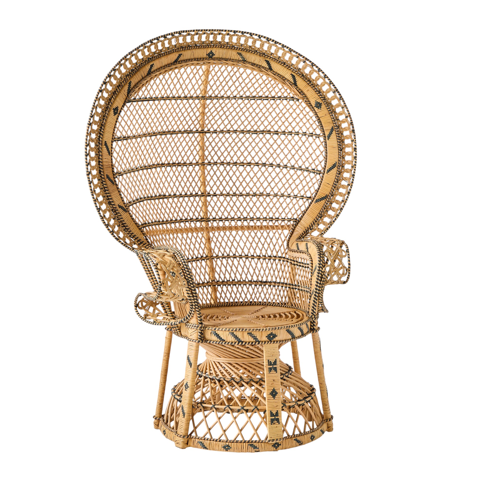 Fauteuil Emmanuelle en rotin naturel avec dossier ajouré et tressage décoratif, style exotique et iconique