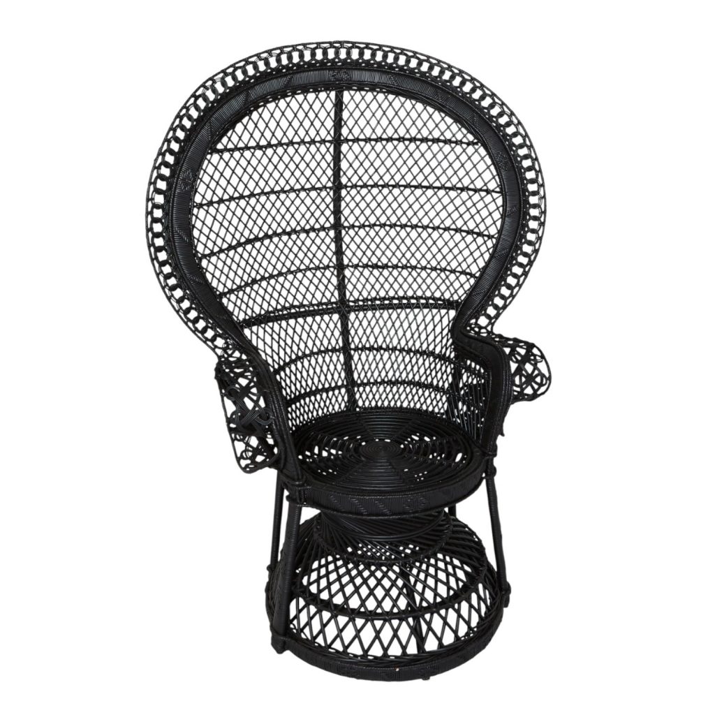 Fauteuil Emmanuelle laqué avec grand dossier ajouré, design iconique et décoratif pour intérieur