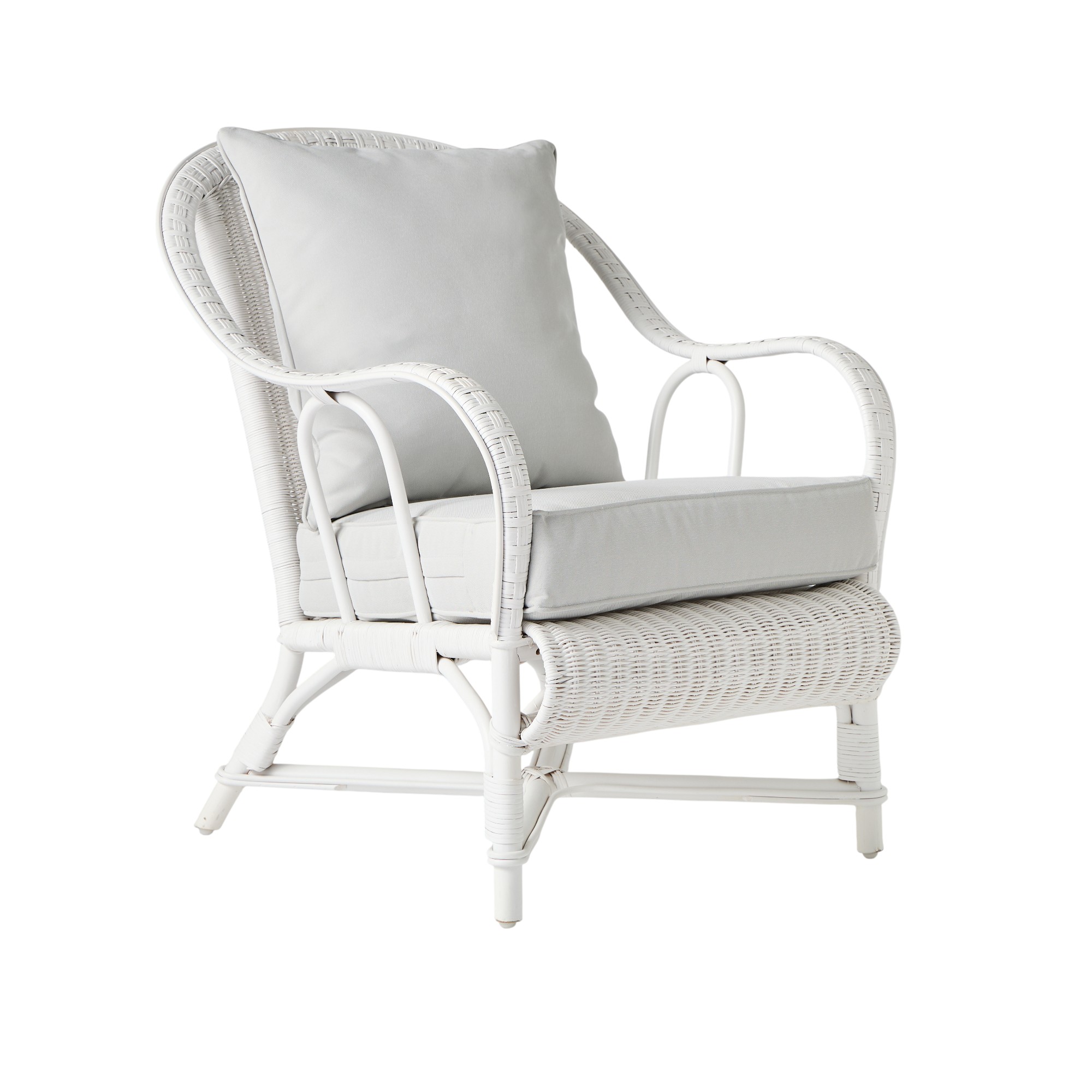 Fauteuil en rotin laqué blanc Primavera avec coussins, assise de salon confortable en rotin, style intemporel.