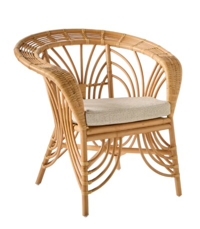 Fauteuil en rotin SHANGHAI avec coussin, design tropical sculptural, intérieur naturel et chaleureux