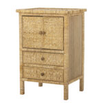 Table de nuit en rotin naturel LORRIS avec tiroirs et porte, petit meuble de rangement en bois et rotin pour intérieur.