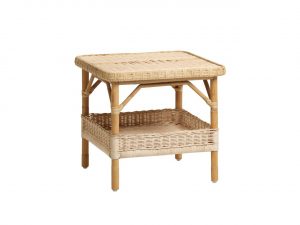 Table basse en rotin carrée Nantucket avec double plateau, motif diamant et structure en canne de rotin naturel.