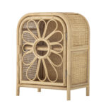 table-de-nuit-en-rotin-anuke (7) Table de nuit en rotin Anuke naturel avec porte ajourée motif fleur, petit meuble de rangement Bloomingville Mini