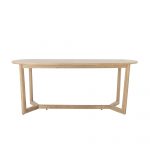 table_à_manger_en_bois_serrone (1) Table à manger en bois Serrone en hévéa naturel, grande table rectangulaire au style cottage pour salle à manger lumineuse.