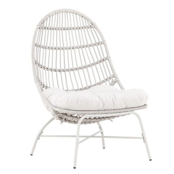 fauteuil_de_jardin_paul_esprit_rotin (1) Fauteuil de jardin Paul beige avec dossier enveloppant et coussin sur terrasse extérieure