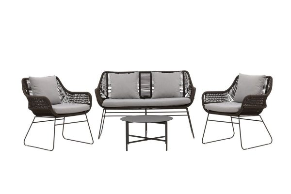 Salon de jardin Davao avec canapé 2 places, deux fauteuils et table ronde en corde brune et coussins gris
