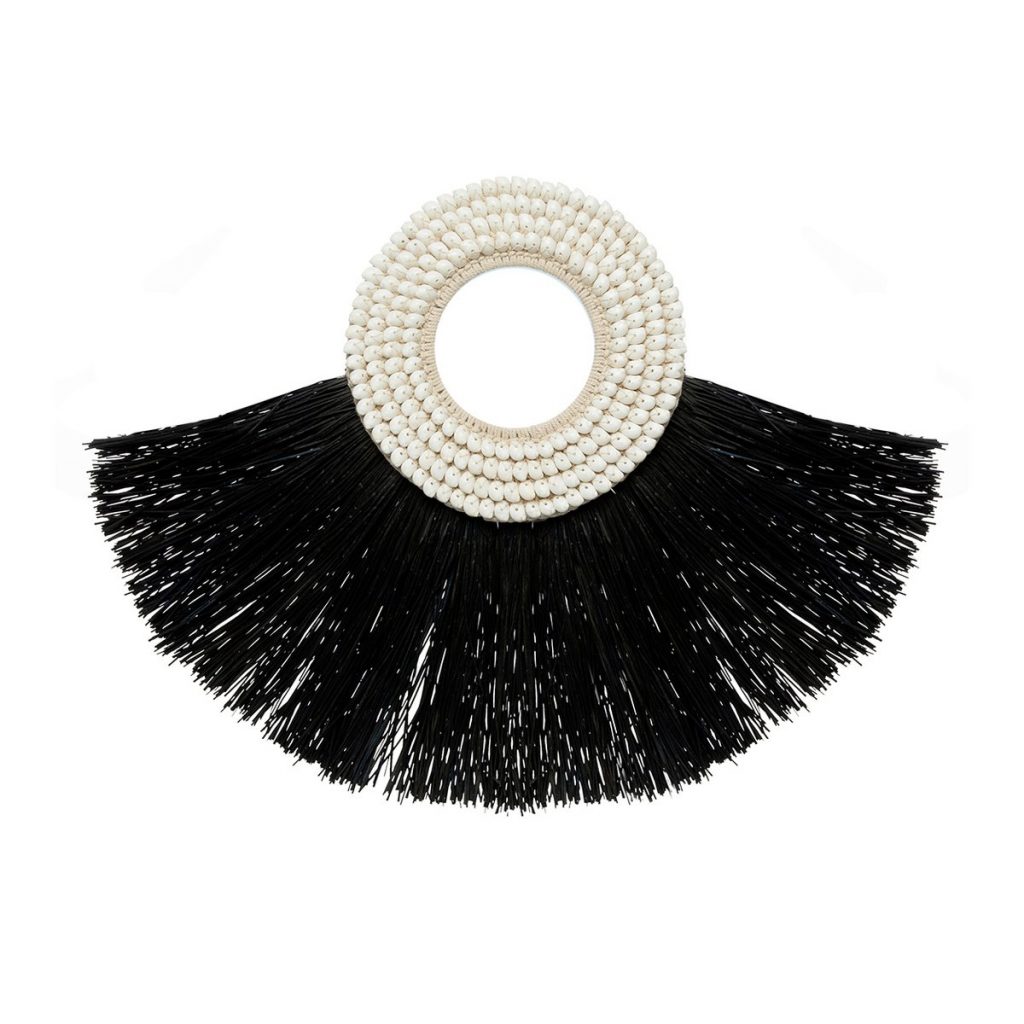 Shell Alang Alang - Noir décoration murale en fibres naturelles et coquillages style bohème