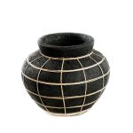 Vase Belly - Noir - M en terre cuite avec tressage rotin décoratif