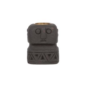 9ca1a4c0-0a53-41e4-8a18-9d45d38f6e2b_1200x1200_fill.jpg Bougeoir Sumba Stone 2326 en pierre noire sculpté à la main avec visage stylisé inspiration statue indonésienne