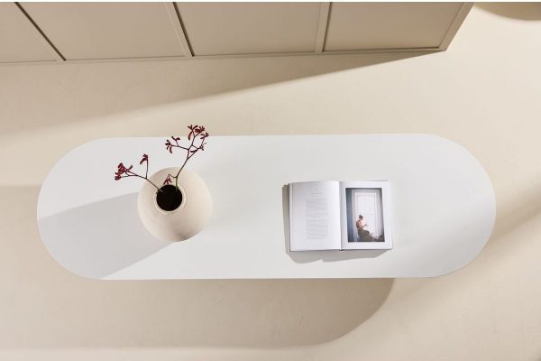 Table basse Alba beige 190 x 60 cm – Pierre frittée