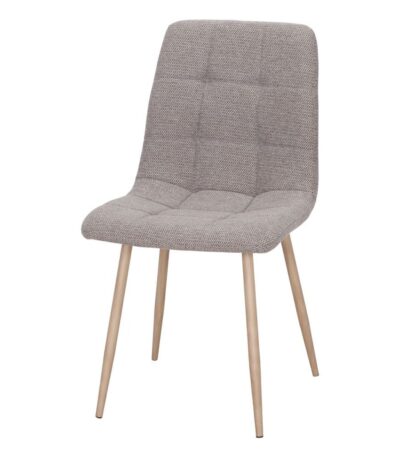 Chaise tapissée beige Sienna avec piètement effet bois dans une cuisine ou salle a manger.