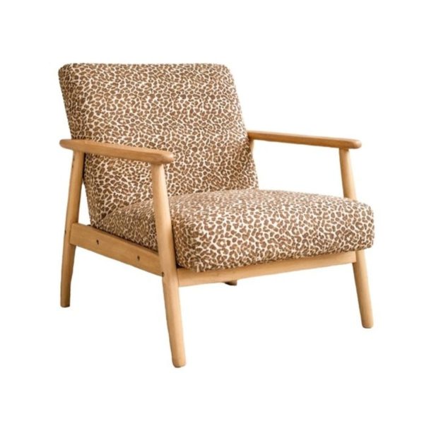 Fauteuil Motif Léopard Ruben en bois naturel avec tissu pour salon ou coin lecture intérieur