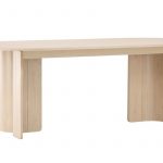 Table de salle à manger ovale Tyra avec plateau clair et structure stable, grande table conviviale pour salle à manger