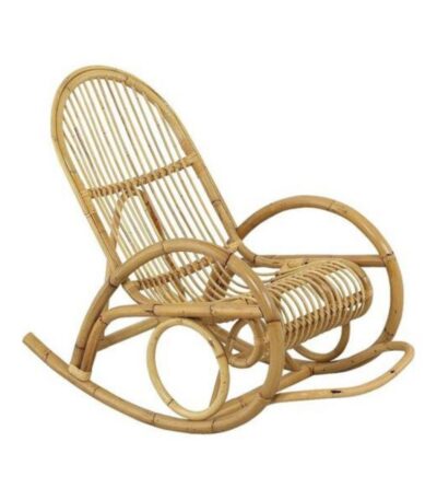Rocking-chair Philomène en rotin naturel avec dossier haut, filet ajouré et structure à bascule