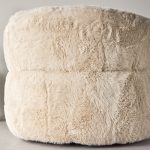 Fauteuil Gerry en fourrure blanc cassé