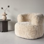 Fauteuil Gerry en fourrure blanc cassé