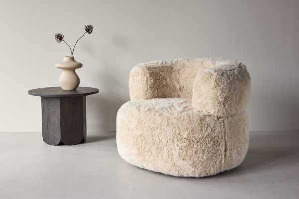 Fauteuil Gerry en fourrure blanc cassé