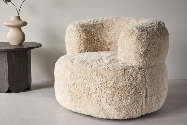 Fauteuil Gerry en fourrure blanc cassé