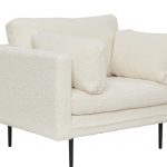 Fauteuil de salon Bosco blanc teddy esprit rotin home (7) Fauteuil de salon Bosco blanc teddy avec assise profonde et revêtement texturé dans un intérieur contemporain
