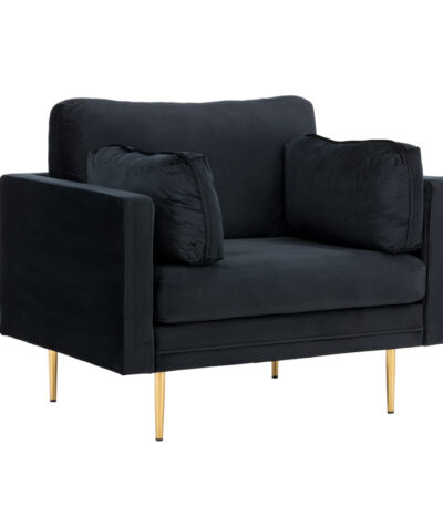 Fauteuil de salon Bosco noir pieds laiton en velours avec coussins et piètement doré dans un intérieur contemporain
