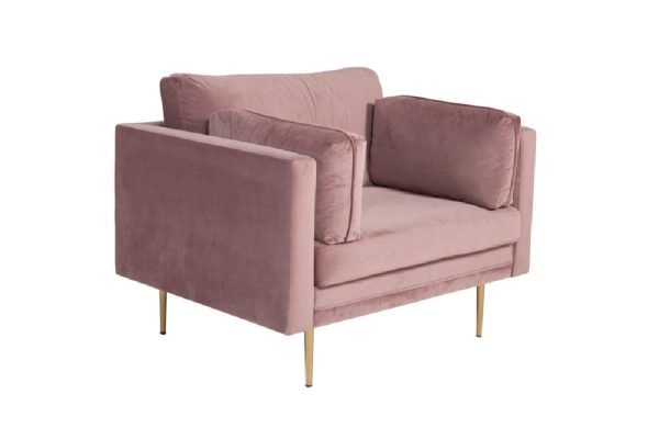 Fauteuil de salon rose Bosco esprit rotin home (8) Fauteuil de salon rose Bosco en velours avec assise profonde et coussins dans un intérieur contemporain
