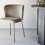 chaise de salle a manger edona beige (3) Chaise de salle à manger beige Edona – lot de 2