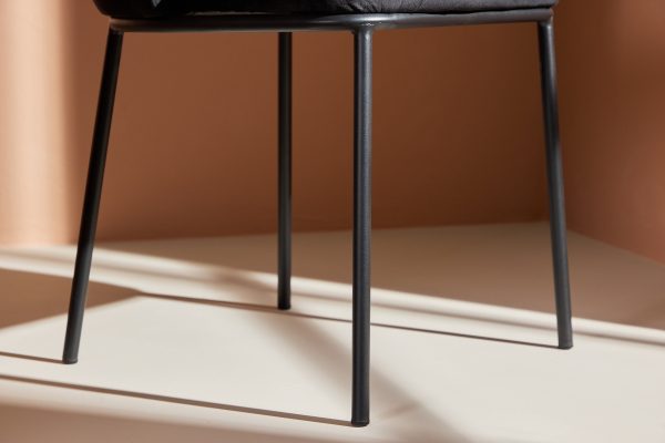chaise de salle a manger edona noire (2) Chaise de salle à manger noire Edona – lot de 2