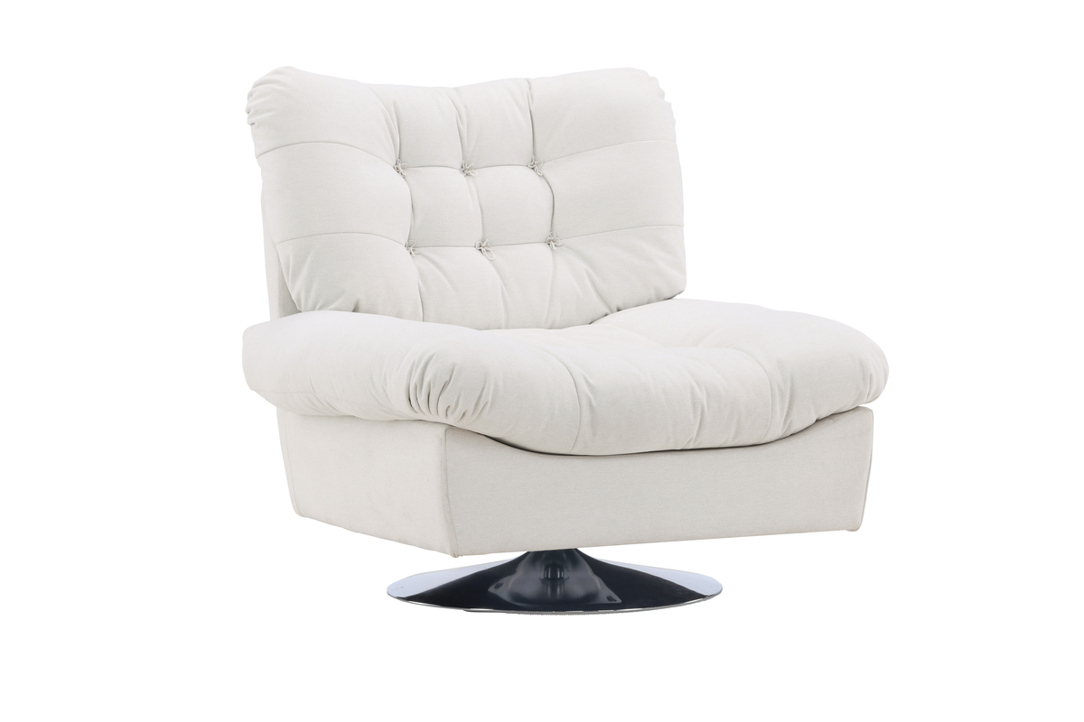 Fauteuil design Florin en tissu blanc cassé avec dossier capitonné et assise large dans un salon contemporain