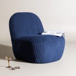 Fauteuil en velours bleu Maho