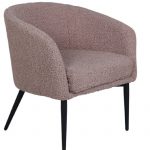 Fauteuil marron Teddy en tissu teddy avec pieds acier noir dans un intérieur contemporain